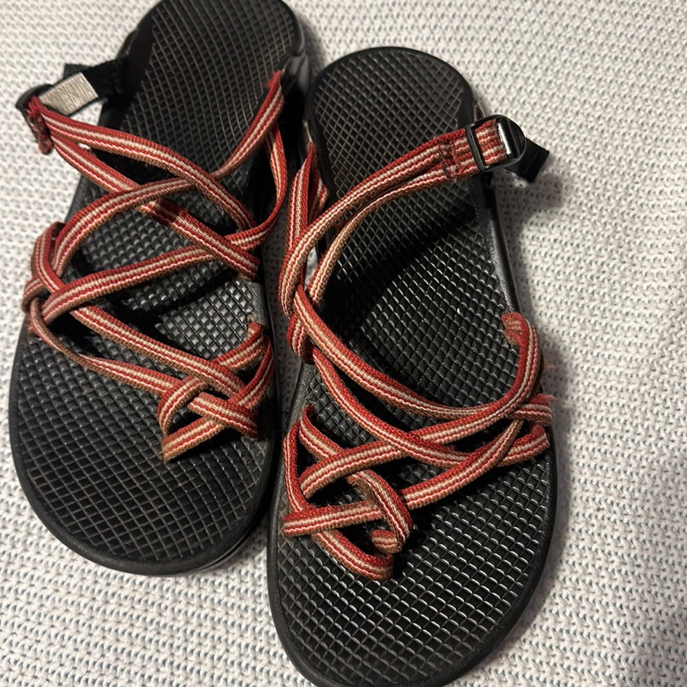 Chaco red, pink, and brown pinstriped sandals with toe strap. Size 8 - Picture 5 of 8